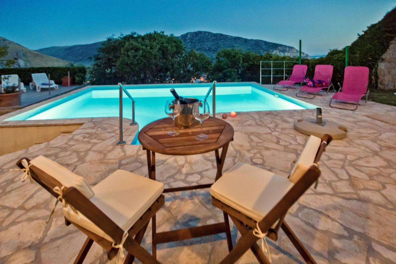 Villa Don Dan Zrnovnica ภายนอก รูปภาพ
